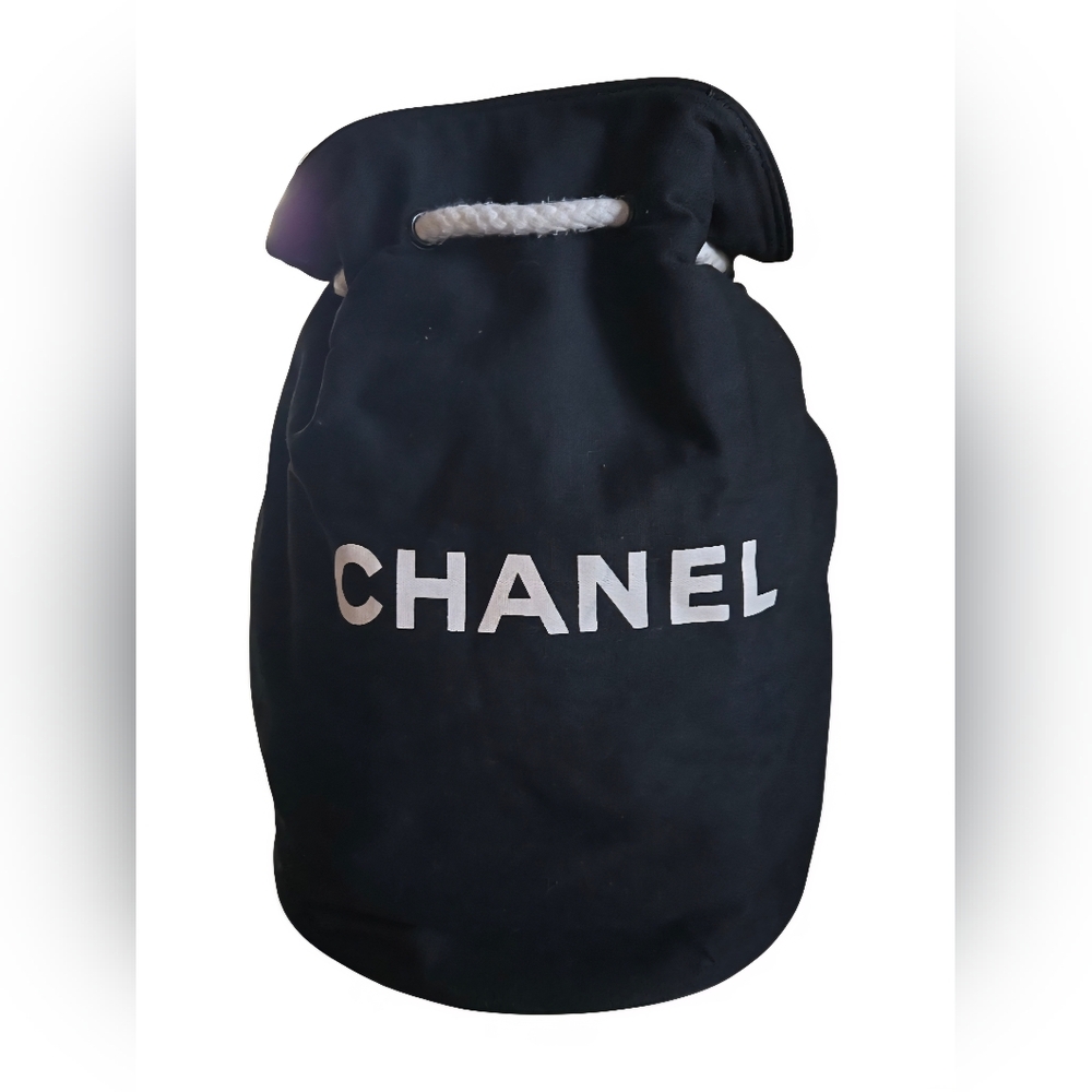 CHANEL AUTHENTIC Black and White Shoulder Bag